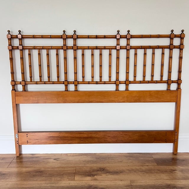Wood 1960s Chinese Chippendale Faux Bamboo Queen Headboard With Brass Finials For Sale - Image 7 of 8