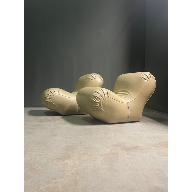 Small Sculptural Lounge Chairs, France, 1970s, Set of 2 For Sale - Image 3 of 10