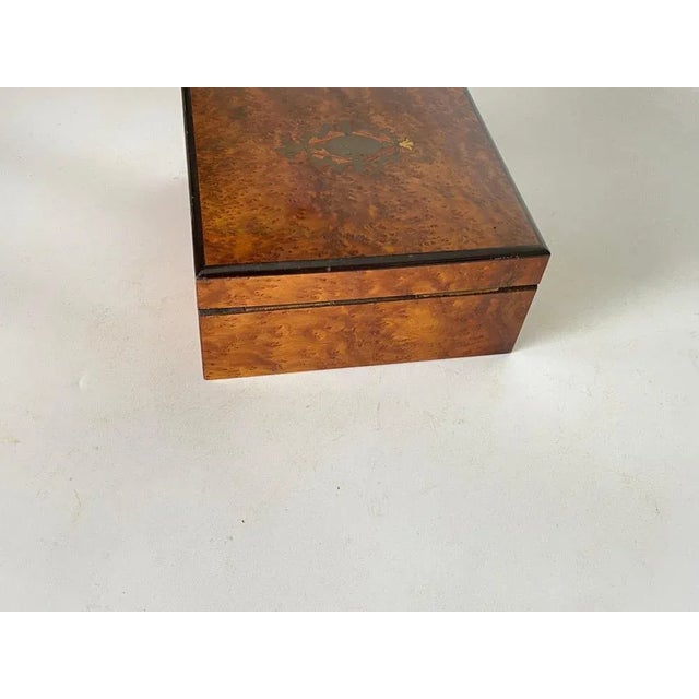 Box in Burled Wood and Silk Brown Color, France, 19th Century For Sale - Image 3 of 9