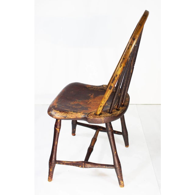 18th Century Bow Back Windsor Chair with Original Surface For Sale - Image 4 of 11