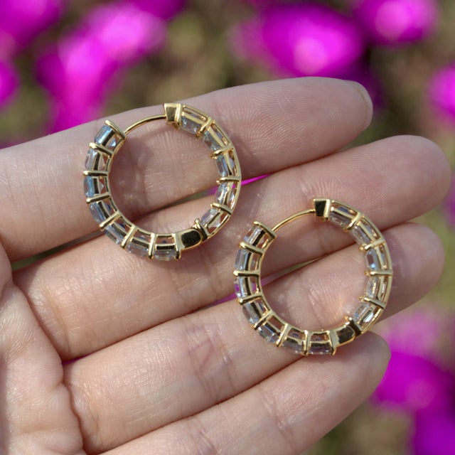 Nina Zhou 20ct Natural Aquamarine Inside-Out Hoop Earrings in 14k Yellow Gold - a Pair For Sale In Los Angeles - Image 6 of 8