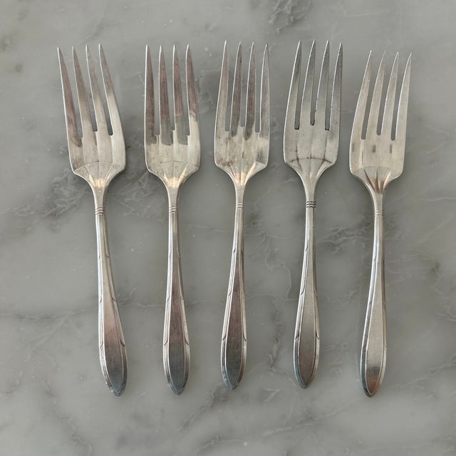 Late 20th Century Vintage Nobility Plate Silver-Plated Flatware—Set of 24 For Sale - Image 5 of 6