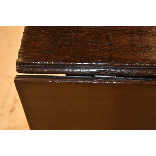 Late 17th - Early 18th Century Drop Leaf Table From England For Sale - Image 4 of 12