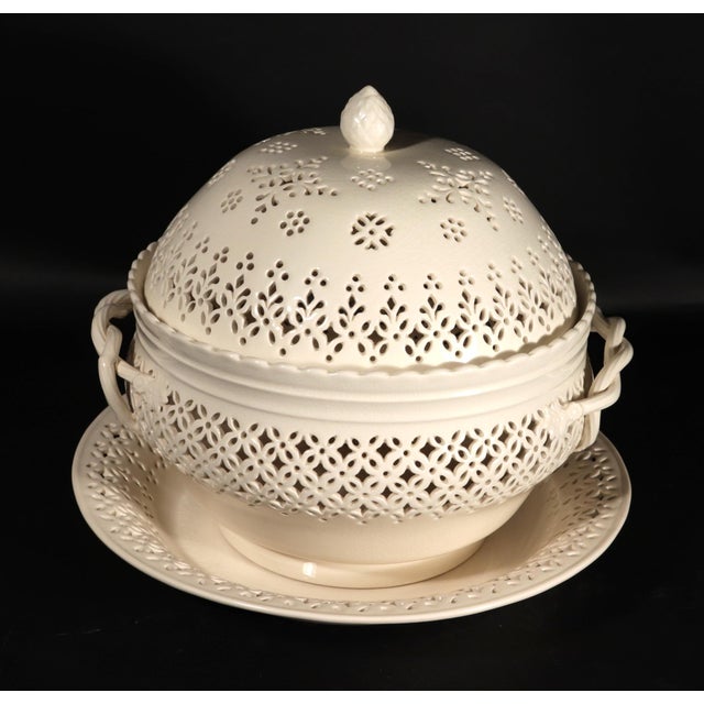 Creamware Covered Pierced Chestnut Basket and Stand, For Sale In Philadelphia - Image 6 of 14