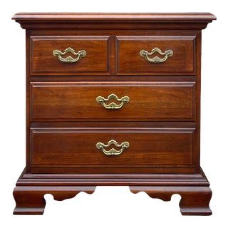 Vintage Thomasville Traditional Chippendale Cherry 3 Drawer Nightstand Chest For Sale