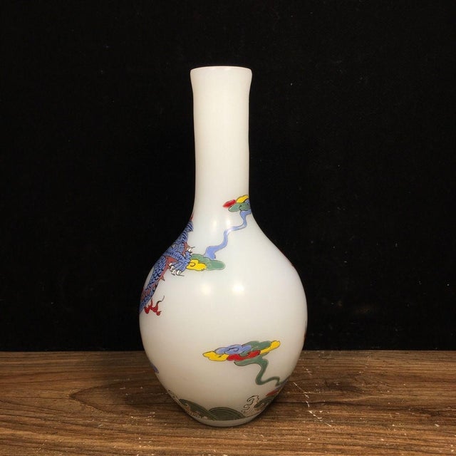 Vintage Painted White Glass Vase With Double Dragon Chasing Pearl Motif For Sale - Image 4 of 9