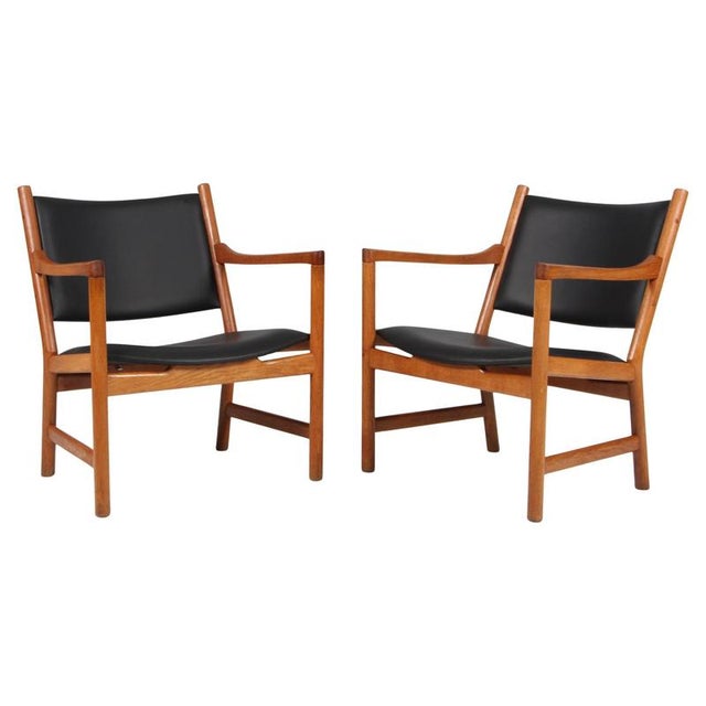Black Model CH52 Lounge Chairs in Oak and Black Leather attributed to Hans J Wegner for Carl Hansen & Søn, 1970s, Set of 2 For Sale - Image 8 of 8