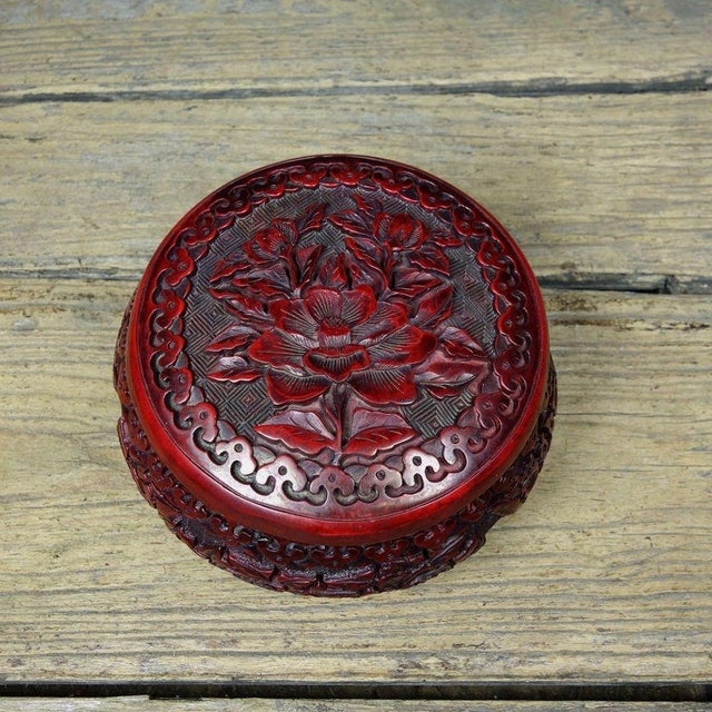 Asian 1980s Cinnabar Lacquer Carved Go Chess Bowl / Jar With Peony Motif For Sale - Image 3 of 7
