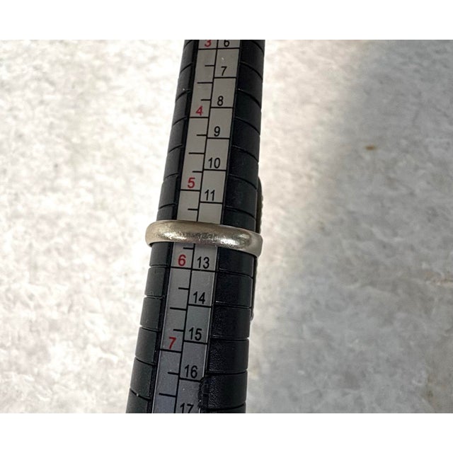 Mexican Vintage Aztec Carved Green Onyx and Sterling Silver Ring For Sale - Image 3 of 3