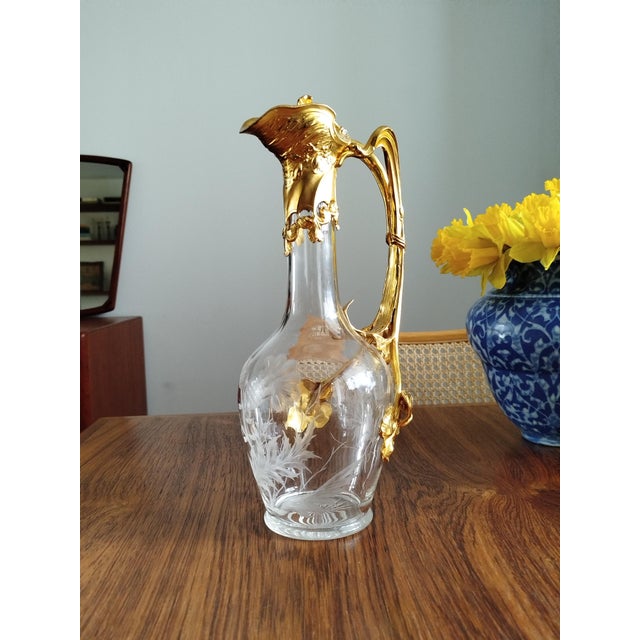 Antique Art Nouveau Belle Epoque Jug in Gilt Metal Ormolu and Hand-Engraved Glass, 1900s For Sale - Image 15 of 18