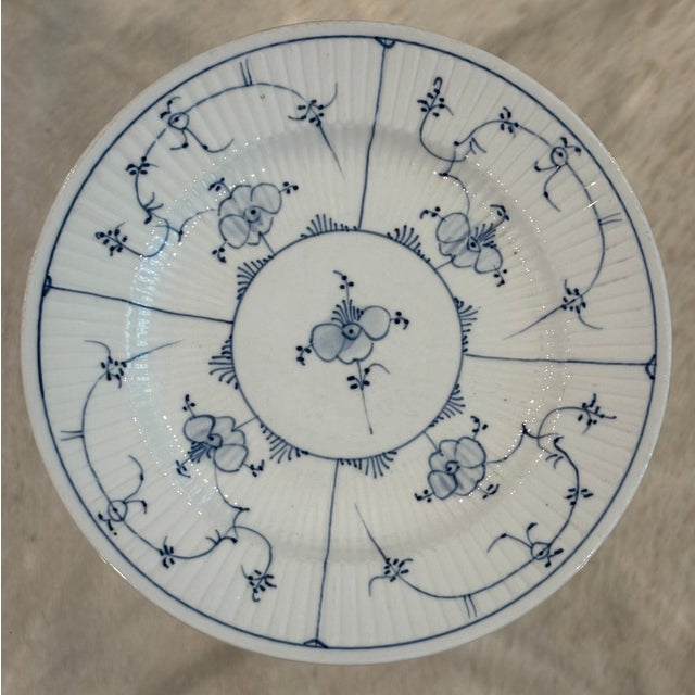 Blue Mid-19th Century Rauenstein "Straw Flower" Blue & White Fluted Porcelain Plate For Sale - Image 8 of 11