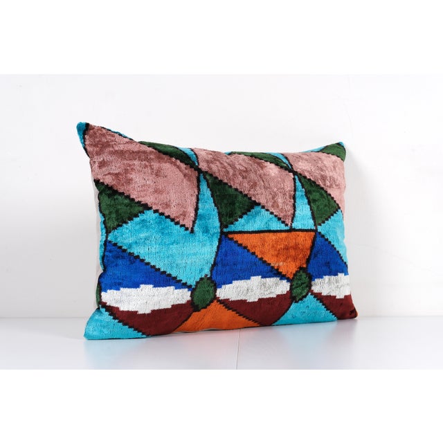 Mid-Century Modern Multicolor Ikat Velvet Pillow Cover – Geometric Design Uzbek Cushion 16'' X 24'' For Sale - Image 3 of 4