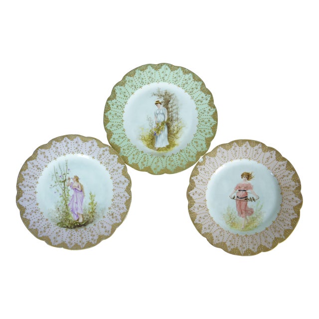 Set of 3 Antique Haviland & Co Limoges Royal Vienna Gold Encrusted Plates For Sale