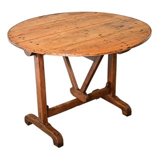French 19th Century Round Oak Tilting Vendange Table For Sale