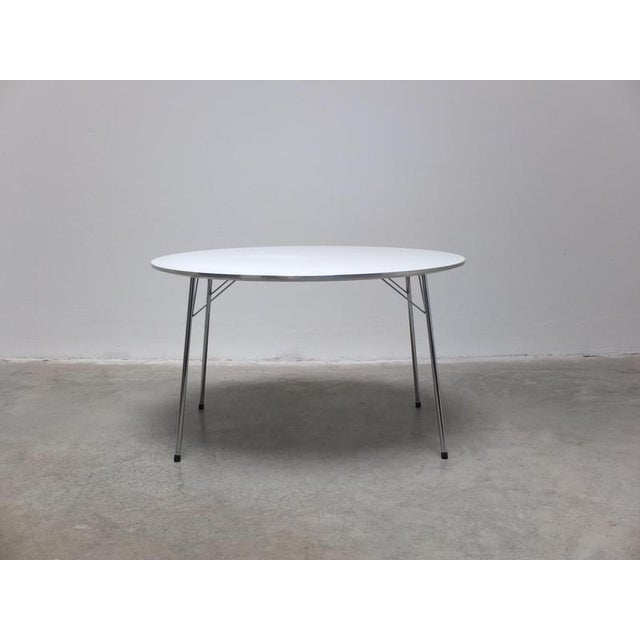3600 Round Table by Arne Jacobsen for Fritz Hansen, 1978 For Sale - Image 3 of 15