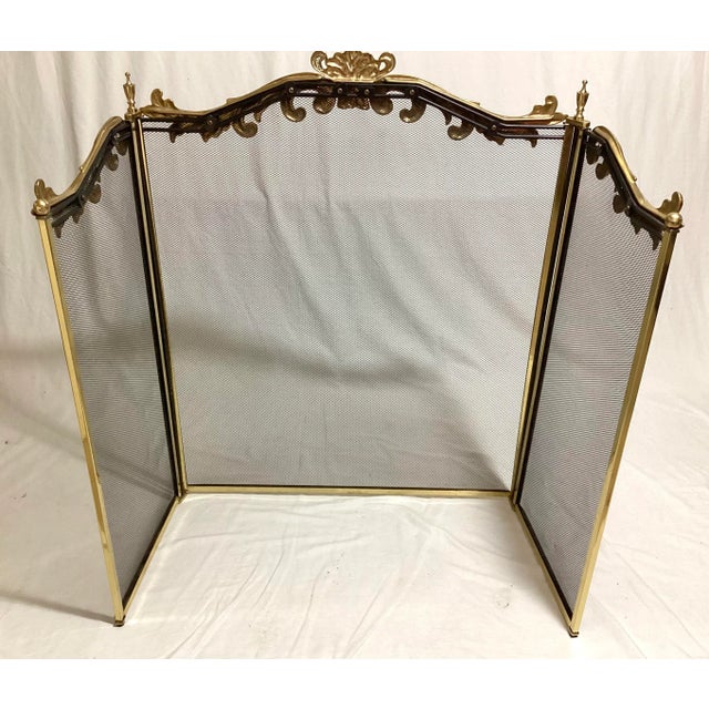 Vintage French Style Brass and Mesh Fireplace Screen For Sale In New York - Image 6 of 10