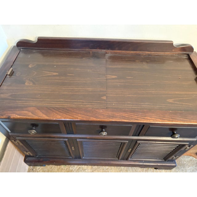 Contemporary Magnavox Console Stereo and Radio For Sale - Image 3 of 7