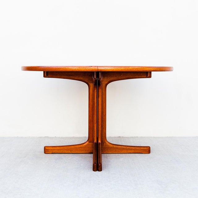 J.O. Carlsson 1960s Restored Swedish Mid Century Modern Teak Extension Dining Table Attributed to Joc For Sale - Image 4 of 13