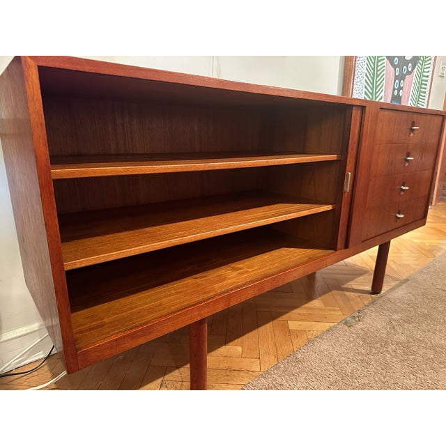 Danish Modern Teak Credenza Sideboard Buffet c.1958 For Sale - Image 4 of 17