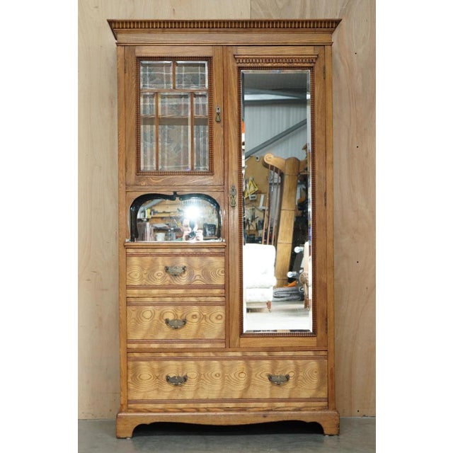 Royal House Antiques Royal House Antiques is delighted to offer for sale this lovely Art Deco Circa 1920's English Light...