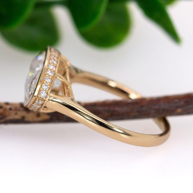 2020s Marquise Cut Lab Grown Diamond Ring With Diamond Accents: Solid 14k Gold, Size 6.75 For Sale - Image 5 of 7