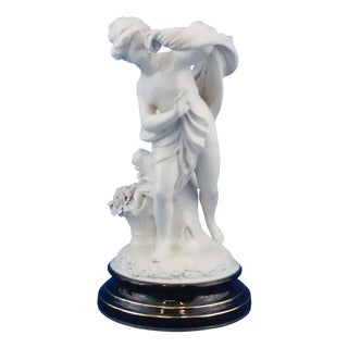 Charles-André Van Loo, Sculpture of a Nude Venus, 1700s, Porcelain For Sale