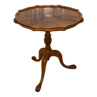 Antique Figure Maple ound Pedestal Table For Sale