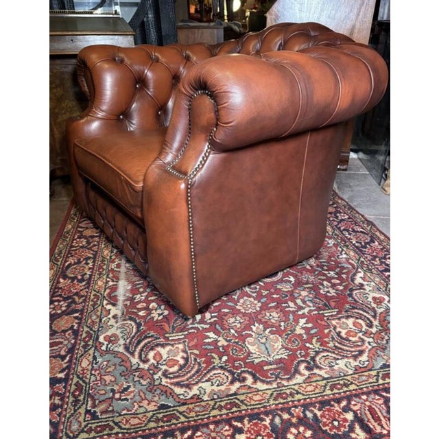 1980s Vintage English Leather Chesterfield Tub Chair, 1980s For Sale - Image 5 of 9