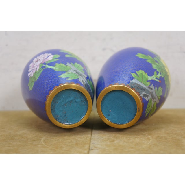 Early 20th Century Pair of Chinese Cloisonne Cobalt Blue Floral Peonies Butterfly Vases Urns 7" For Sale - Image 9 of 13