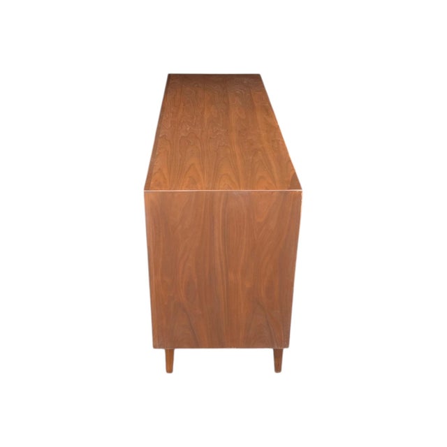 1960s 1960s Mid-Century Modern Walnut 9 Drawer Dresser Sculpted Pulls Long Credenza For Sale - Image 5 of 14