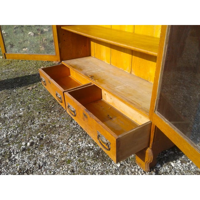 Antique Victorian Quarter Sawn Oak 2 Door Bookcase With Gallery Top 1890s For Sale - Image 11 of 12