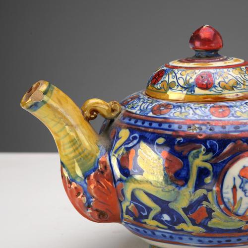 Ceramic Lustred Majolica Teapot from Gualdo Tadino For Sale - Image 7 of 10