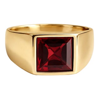 Handmade Garnet Unisex Signet Ring in 925 Sterling Silver, January Birthstone Ring Us 7 For Sale