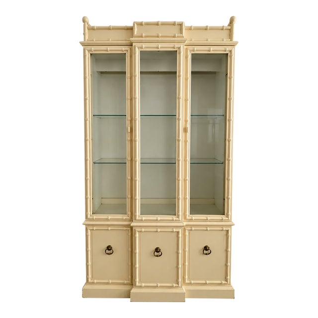Vintage American of Martinsville Faux Bamboo China Display Cabinet With Light For Sale
