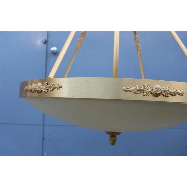 Round Chandelier in Brass and Murano Glass, 1970s, in Very Good conditions. Designed 1970 to 1979 Up to 250V (Europe/UK...