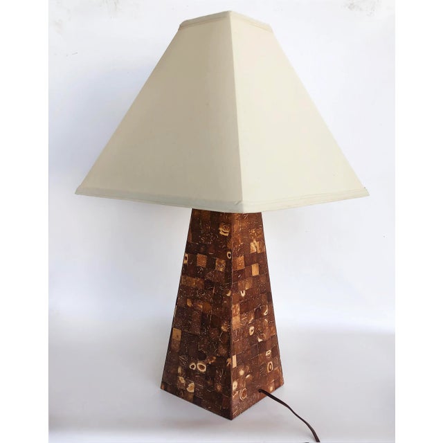 Mid-Century Modern Vintage Tessellated Coconut Shell Table Lamp For Sale - Image 3 of 7
