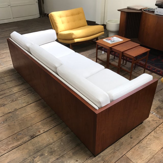 Modernica sofa review image