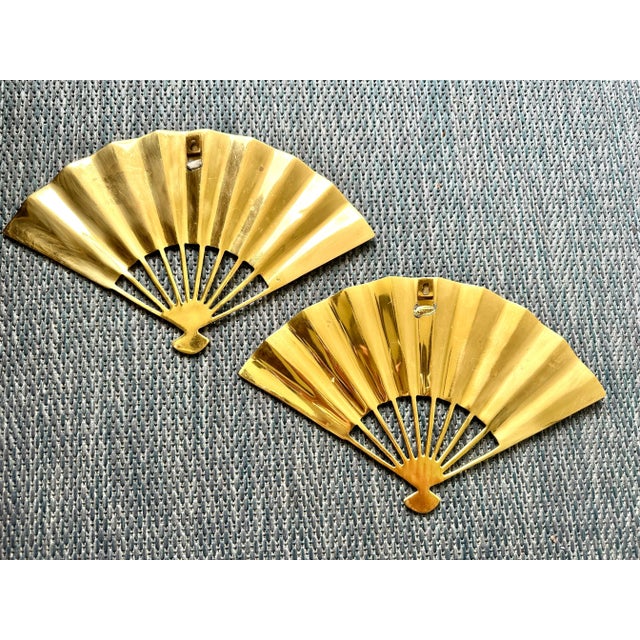 Hollywood Regency Pair of 1980s Wall Mounted Asian Brass Hand Fans For Sale - Image 3 of 3