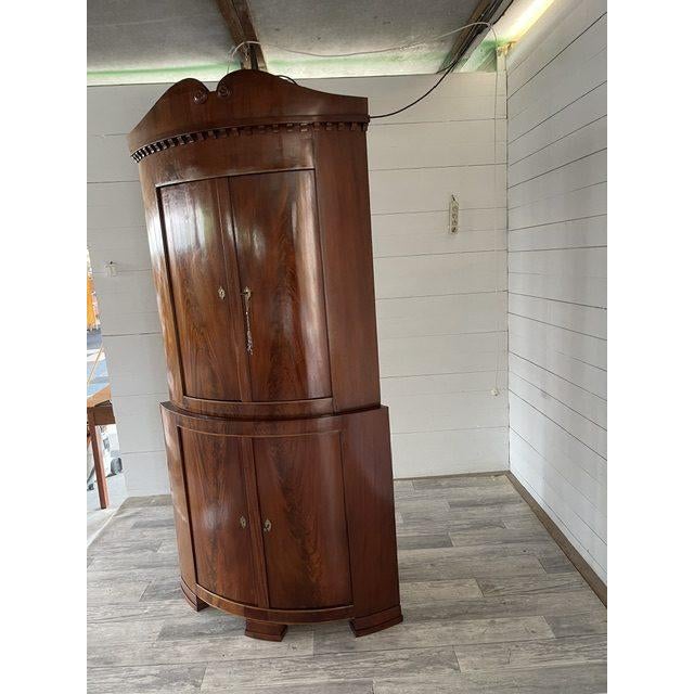 Antigue Biedermeier Corner Cabinet in Walnut Veneer, 1860s For Sale - Image 4 of 18