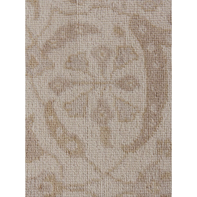 Transitional Vith Ivory Hand knotted Wool Area Rug - 10'x14' For Sale - Image 3 of 8