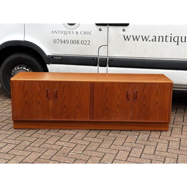 Mid-Century Modern Sideboard in Wood from G-Plan For Sale - Image 3 of 10