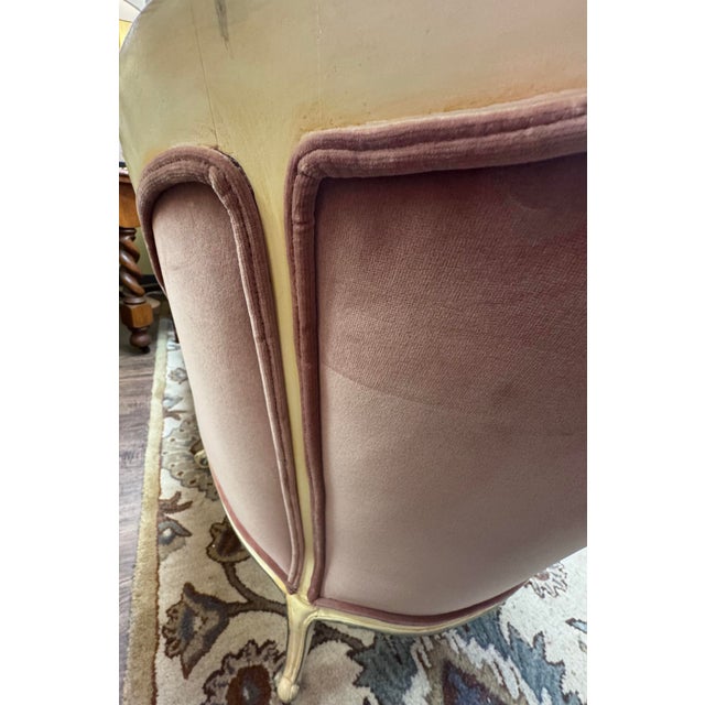 French Provincial French Provincial Style Dusty Rose Velvet Chaise Lounge For Sale - Image 3 of 11