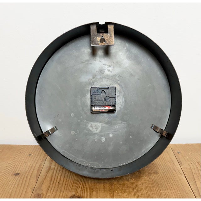 Industrial Factory Black Wall Clock from Siemens, 1950s For Sale - Image 16 of 17