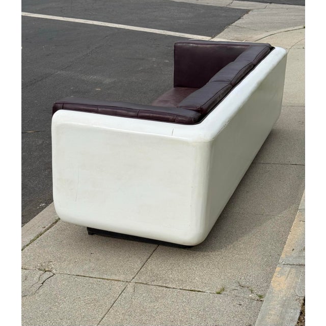 William Andrus Space Age White Sofa With Aubergine Leather, Circa 1970 For Sale - Image 4 of 12