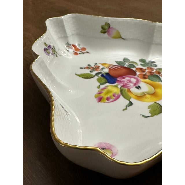1970s Herend Fruits & Flowers Triangular Serving Dish | Vintage Hungarian Porcelain | Hand-Painted Basketweave Gilded Bowl For Sale In Boston - Image 6 of 9