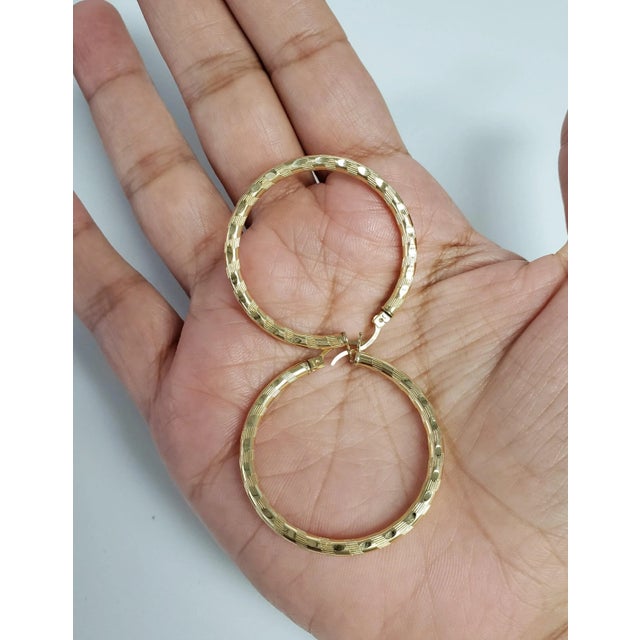 ♥ Product Summary ♥ Main Stone: Ruby & Diamonds Approx. Total Carat Weight: 1.25cttw Diamond Carat Weight: .75ct Ruby...