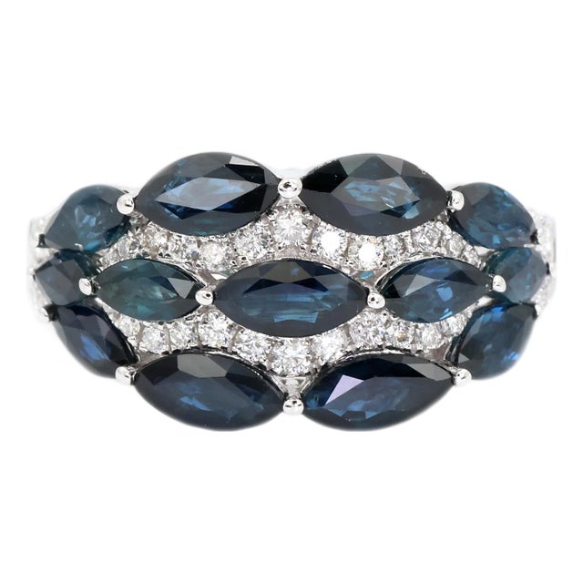 18k (750) White Gold Natural Diamond and Sapphire Ring Size 6.5 For Sale
