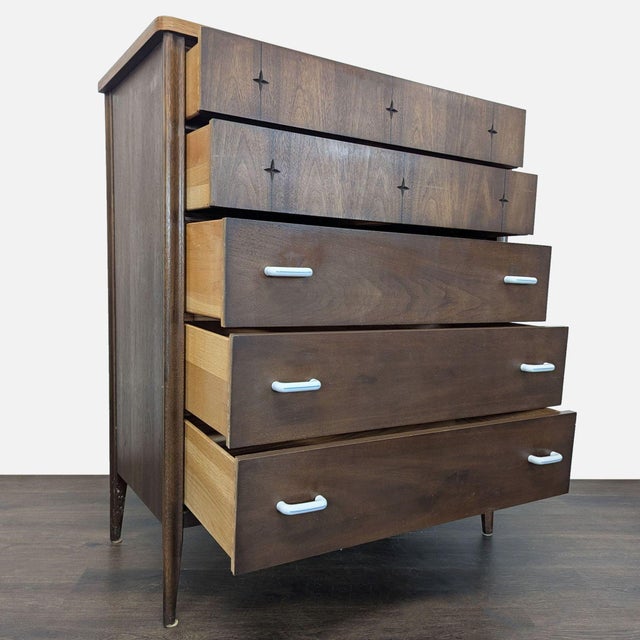 Mid-Century Modern Vintage 1960’s Broyhill Mid-Century Modern Tall Dresser With 5 Drawers For Sale - Image 3 of 14