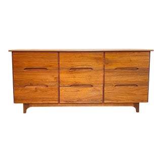 Mid-Century Modern Sculpted Solid Walnut 9 Drawer Dresser Attributed to Vladimir Kagan For Sale