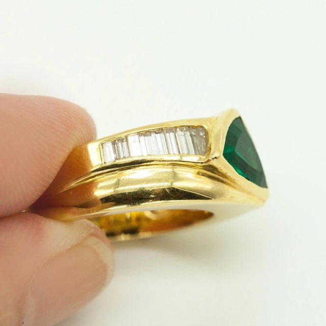 18k Yellow Gold Emerald and Diamond Ring, Size 6.25 For Sale - Image 11 of 14